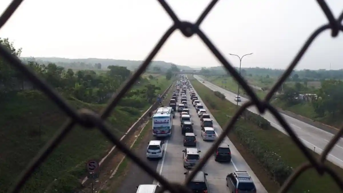 Antrean Mulai Terjadi di Tol Cipali KM 73 dan 109 Subang, Polisi Turunkan Pasukan Motor