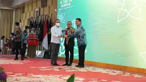 PT-Bank-Sumut-menerima-apresiasi-atas-penyaluran-APBN-melalui-Cashless-Society.jpg