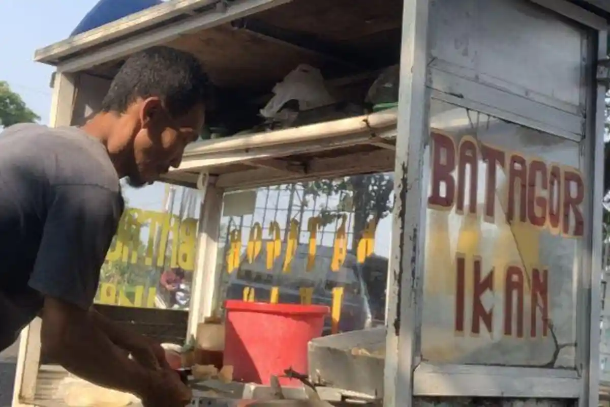 CERITA SEDIH Cepi Pedagang Batagor di Cianjur, Uang Hasil Penjualan Hilang Saat Unjuk Rasa Ricuh