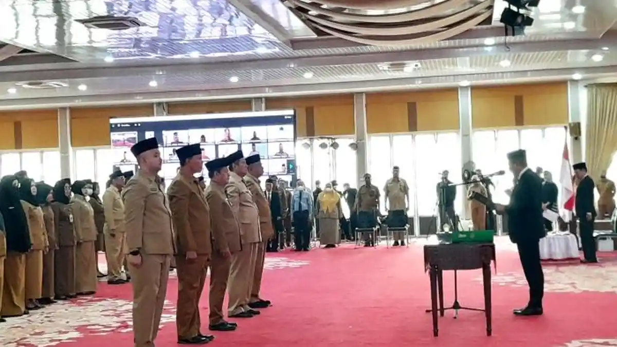 Daftar 3 Pejabat yang Sudah Pensiun dan Meninggal tapi Turut Masuk List saat Dilantik Gubernur Edy