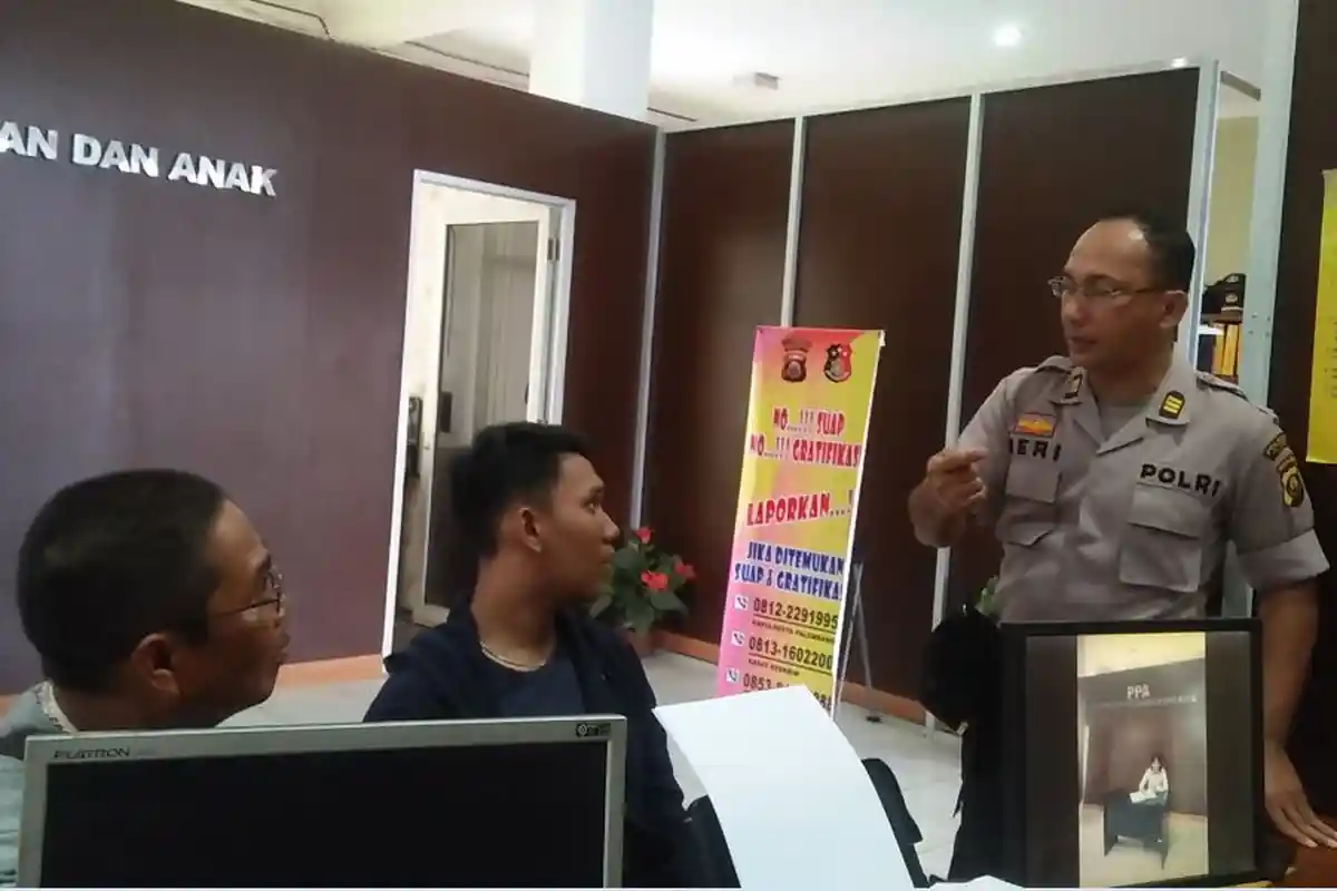 Pemuda di Palembang Ini Diduga Dihipnotis, Punggungnya Ditepuk Motor Raib