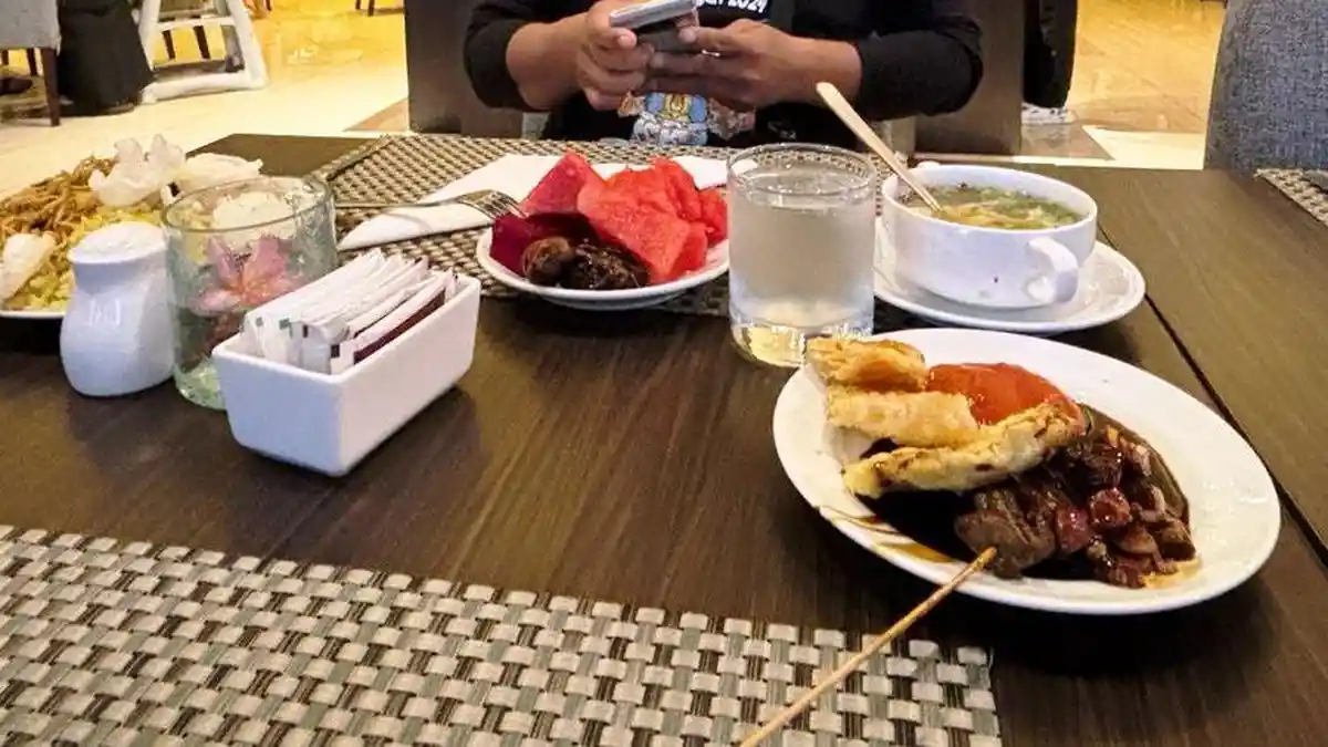 Hotel Santika Pekalongan Hadirkan Menu Berbuka Puasa Sepuasnya Sambil Bisa Berdonasi