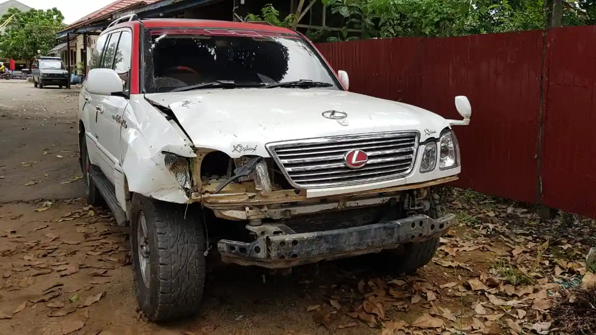 Sepeda Motor Pasutri Laka Maut Kintap Tak Bernopol