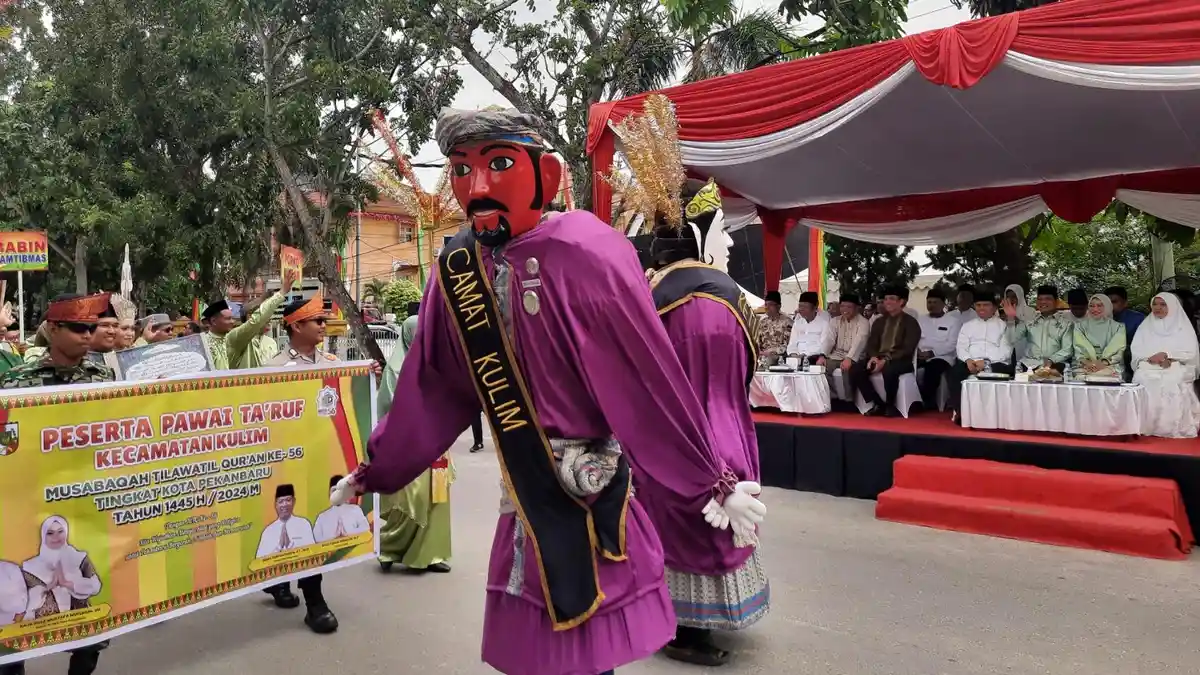 FOTO: Pawai Taaruf dalam Rangkaian MTQ Pekanbaru - FOTO_Pawai_Taaruf_dalam_Rangkaian_MTQ_Pekanbaru_1.jpg
