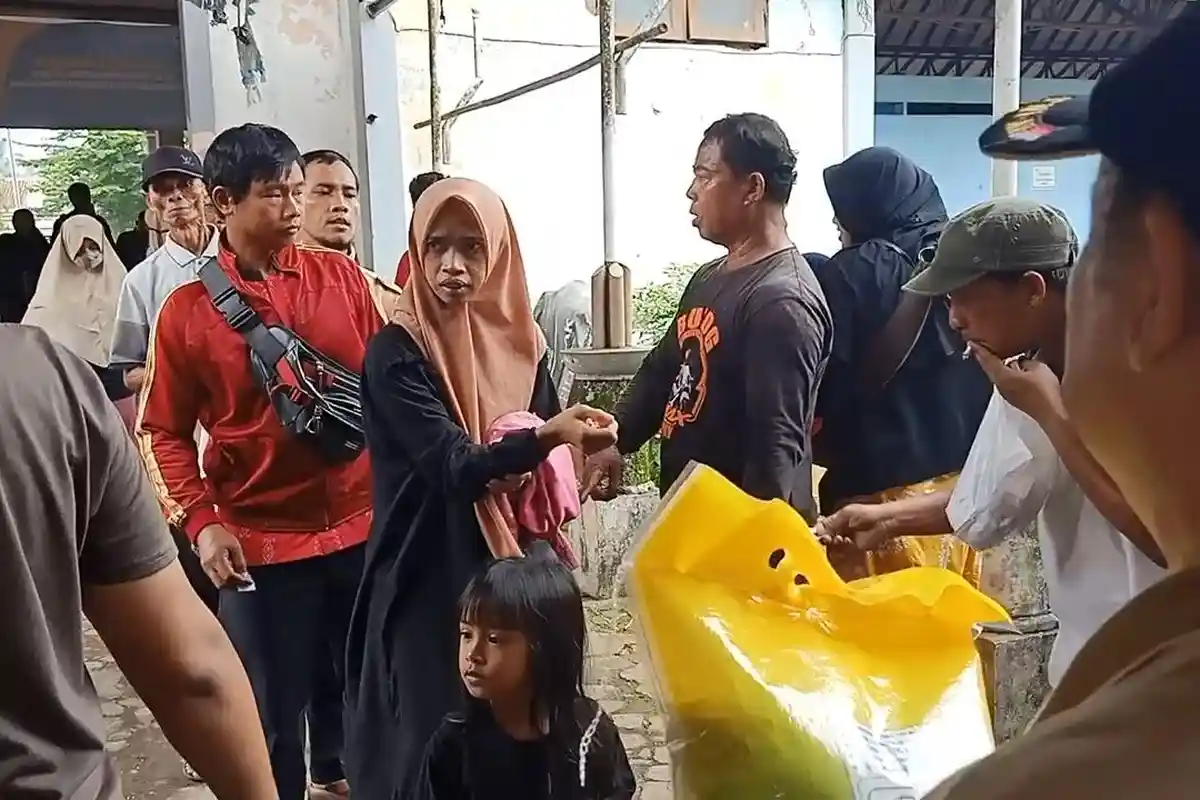 Efek Beras Mahal, Warga yang Antre Gerakan Pangan Murah di Pekalongan Sempat Ricuh