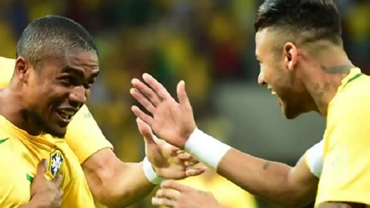 Douglas Costa Ingin Dampingi Neymar di Olimpiade
