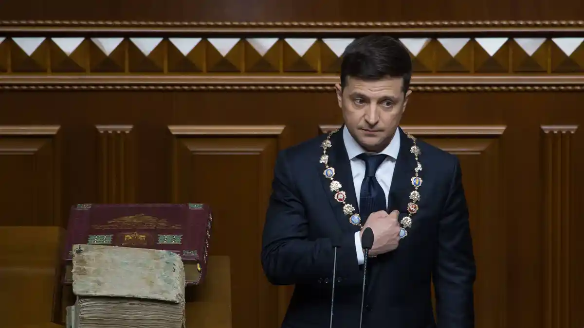 Presiden Ukraina Vladimir Zelensky dari Inisiator Damai Jadi Penggerak Perang  