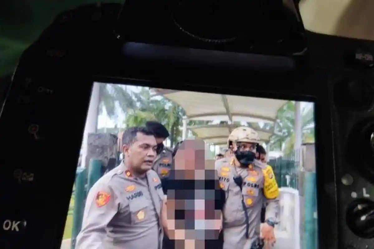 Kondisi Terkini Ade Armando Usai Babak Belur dalam Kericuhan Aksi di Gedung DPR RI, Berlumuran Darah