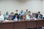 rapat-dprd-Sulut-1s.jpg