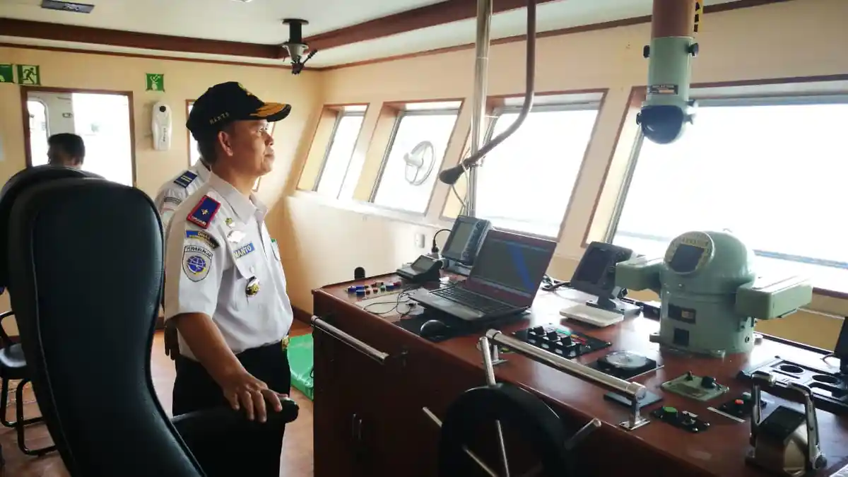 Kadishub Kalbar Tinjau Kapal SN 30 sebelum Berangkat ke Tambelan