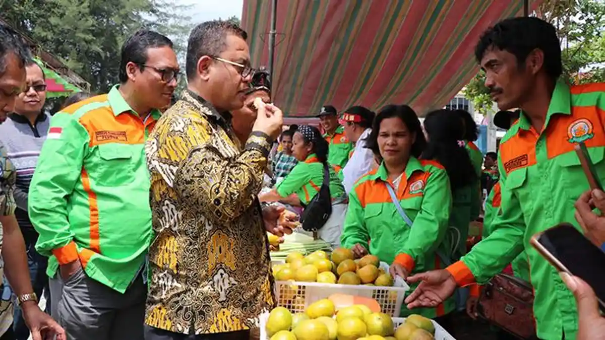 Bupati Toba Poltak Sitorus Dorong Pergeseran ke Pupuk Organik dalam Hari Tani Nasional