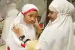 shalat-tarawih-di-rumah-bareng-keluarga.jpg