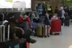 Suasana Pemudik di Stasiun Gambir