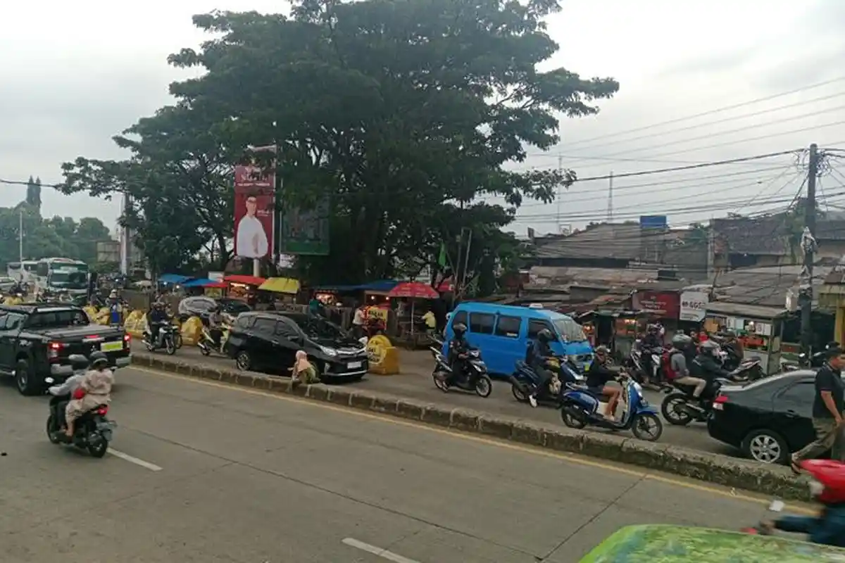 PKL di Simpang Ciawi Semrawut, Satpol PP Minta Camat Tegas: Kalau Tak Mampu Nanti Kita Bersihkan