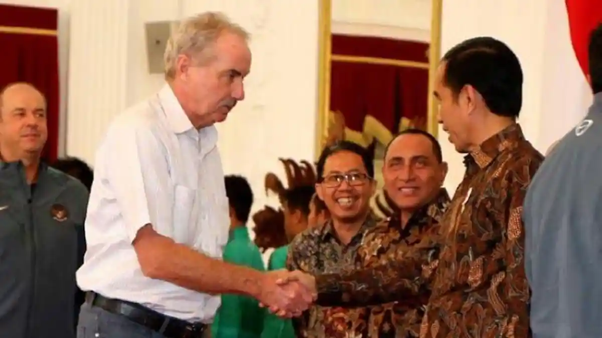 Persebaya Dilaporkan Dekati Mantan Pelatih Timnas Indonesia