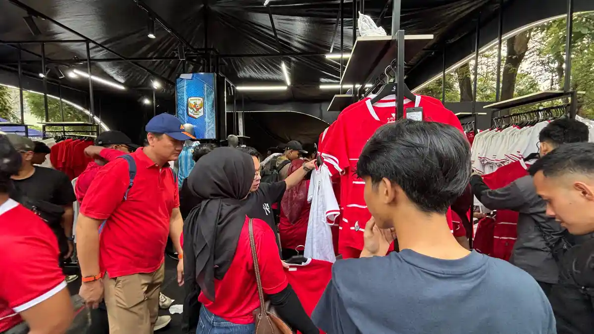 Demam Final Timnas di GBK: Dari Berburu Jersey hingga Rela Melaut demi ...