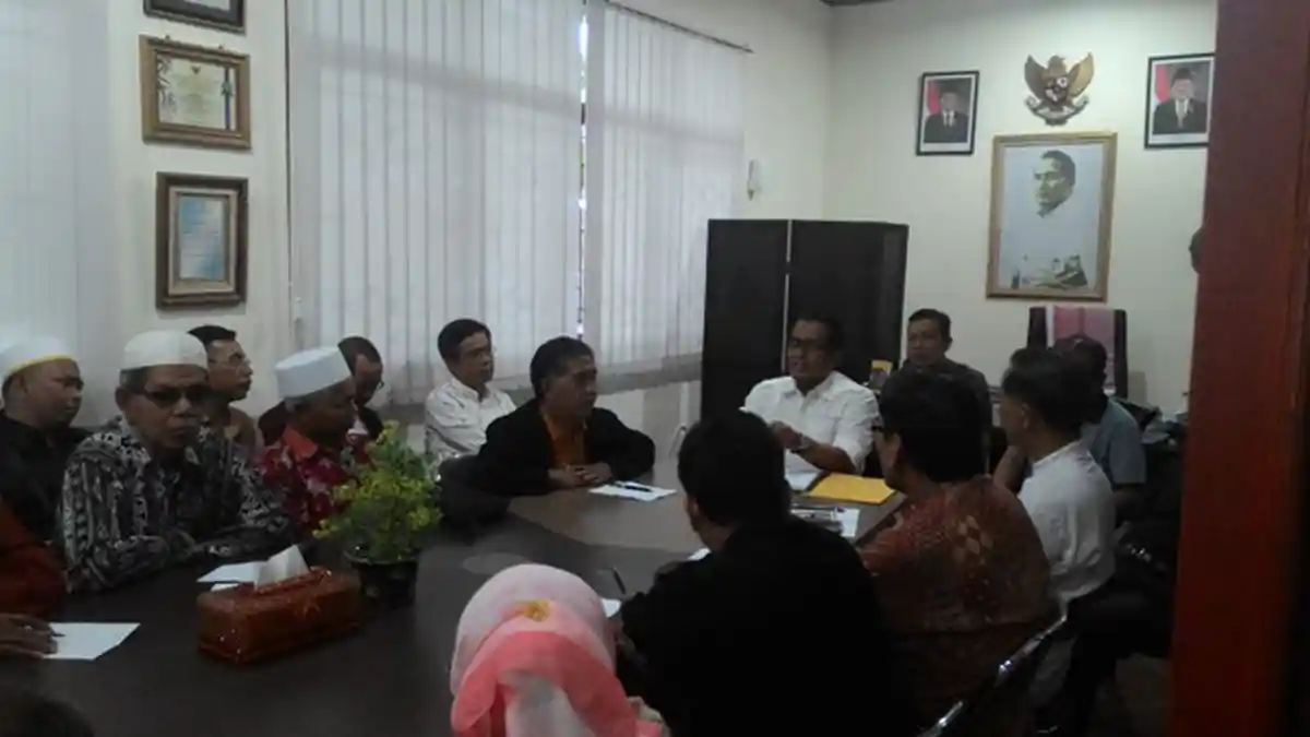 Bagaimana Status Ijazah yang Ditandatangani Pelaksana Tugas Kepala Sekolah?
