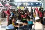 H-6 Idul Fitri Pemudik Mulai Padati Terminal Pulo Gebang
