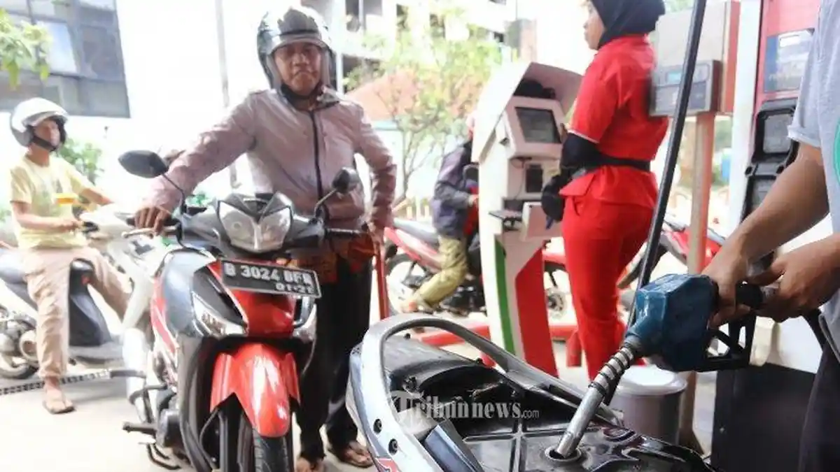 Hari Ini Harga BBM Pertamina Turun, Pertalite Turun Rp 150 dan Pertamax Rp 200 Per Liter