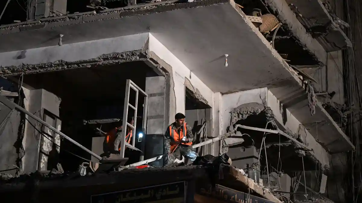 Israel Serang Suriah: 15 Tewas, Ketegangan Semakin Memuncak
