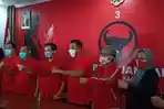 putra-presiden-jokowi-bakalnaik-sepeda-diikuti-kereta-kuda-di-hari-pertama-pendaftaran-di-kpu-solo.jpg