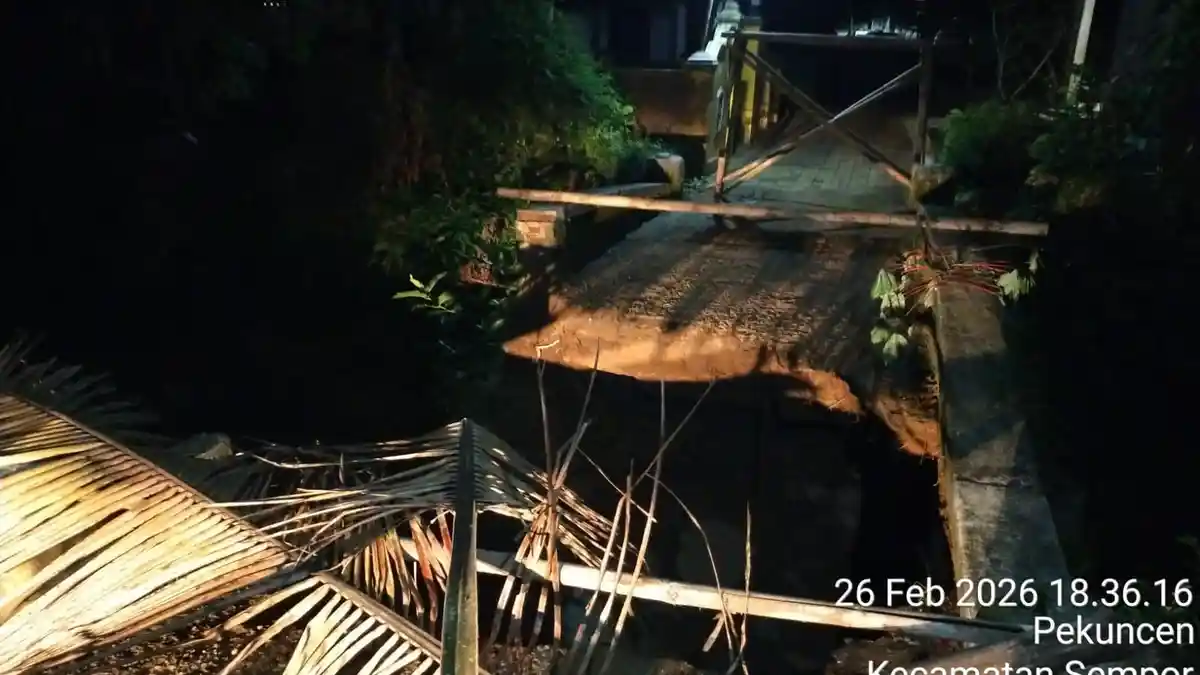 Jembatan Penghubung Makam Kertanegara Leluhur Prabowo di Kebumen Putus 