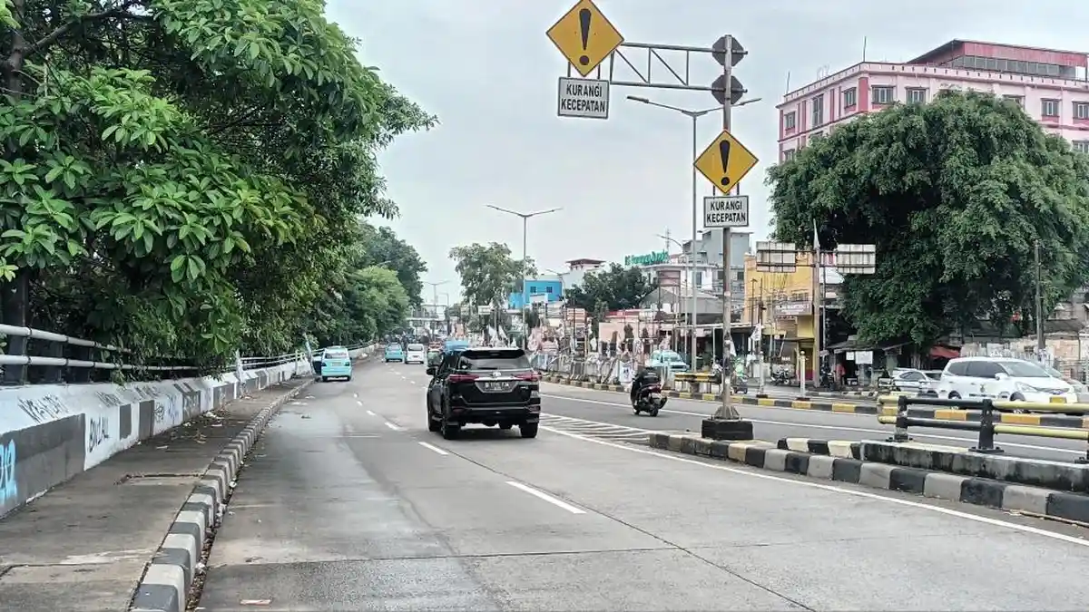 Cegah Pembuang Sampah Liar, Pemkot Jaktim Siapkan 3 Posko OTT di Jalan ...