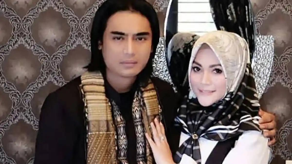 Dikabarkan Cerai, Sang Asisten Beberkan Kondisi Charly Eks ST12 Dan Istri
