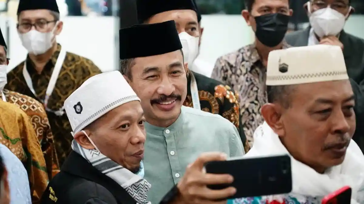 Bupati Pati dan Wagub Jateng Sambut Jemaah Haji Kloter Pertama di Asrama Haji Donohudan