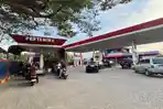 Kondisi-pengisian-BBM-di-SPBU-Lamnga-Aceh-Besar-Jumat-2732026.jpg