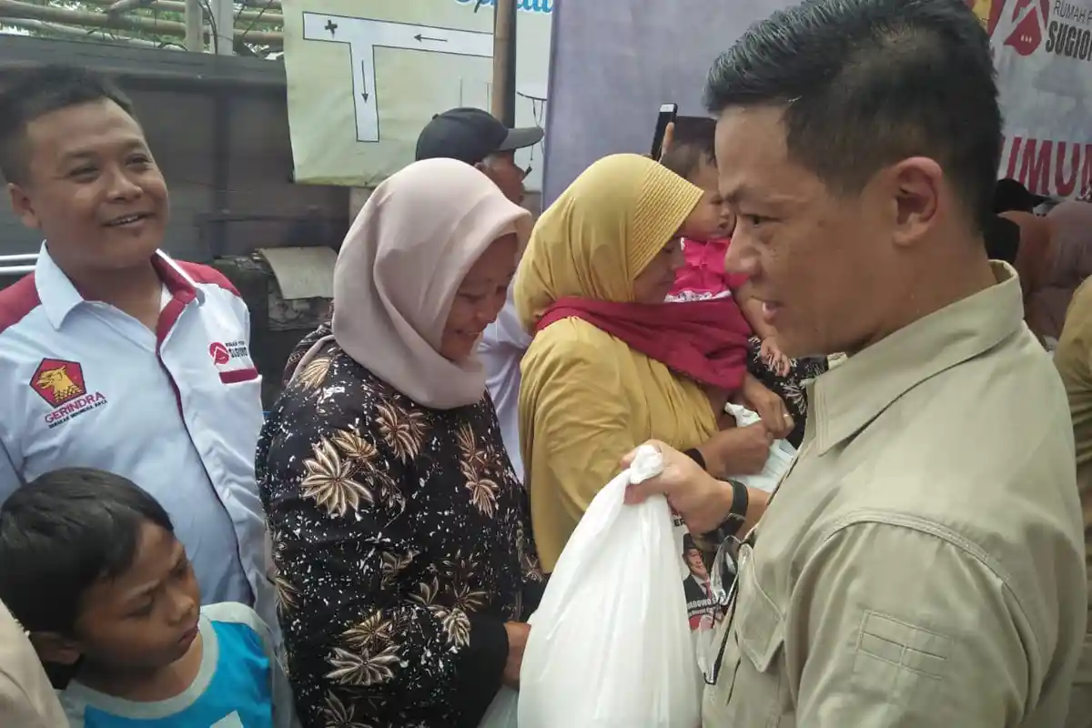 Gerindra Bagikan 15 Ribu Paket Sembako Untuk Korban Banjir di Jateng, Termasuk Kudus dan Pati