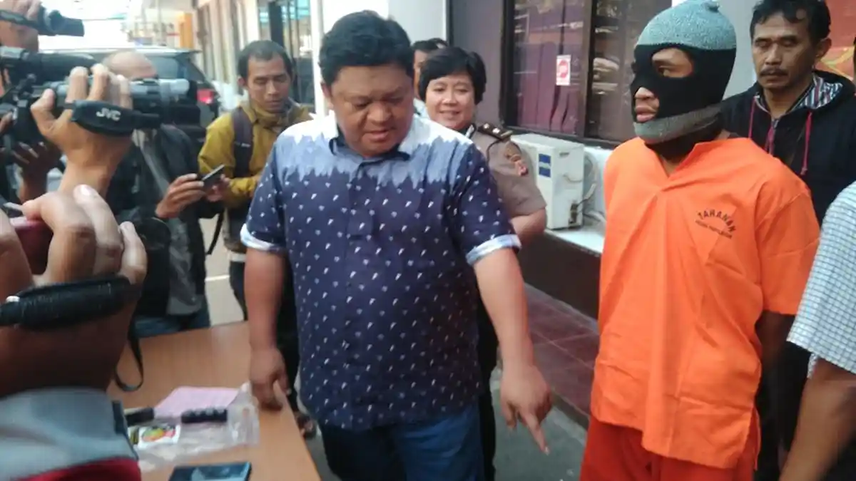 Anggap Teman Selingkuhi Istri, Reno Tikam Wahyu Hingga Tewas