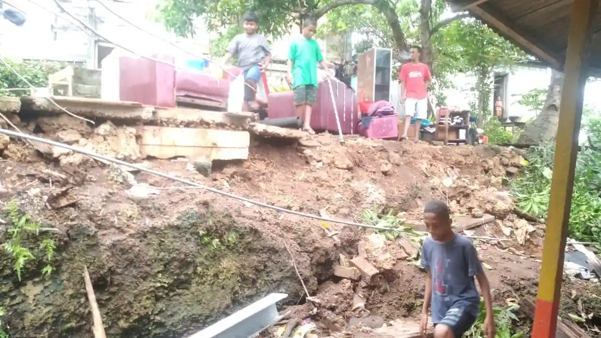 Gempa Bumi M 7,5 Guncang Maluku Merusak 15 Rumah Warga Kepulauan Tanimbar