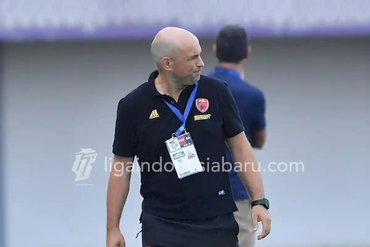 AWAS Persib Bandung Jangan Terlena Jebakan Maut Puja-puji Pelatih PSM yang Setinggi Langit