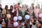 Anak dan Ibu Terdampak Banjir di Makassar Dapat Psikoedukasi dari Melinda Aksa