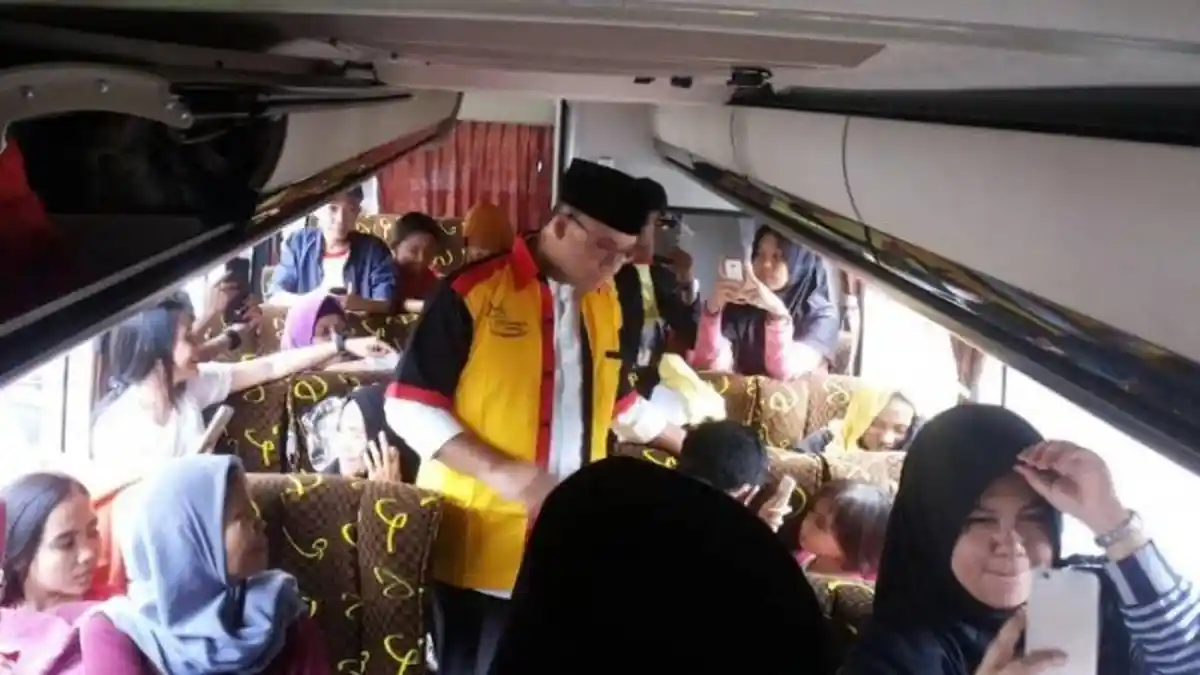 Imbauan Anies Baswedan Saat Lepas Rombongan Mudik ini Bikin Terenyuh Warganet!