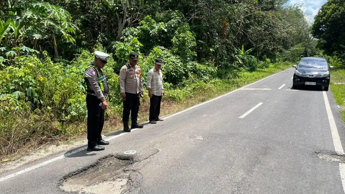 Kecelakaan Maut di OKU Timur, Motor Hantam Lubang Sebelum Ditabrak Mobil yang Kabur, 2 Orang Tewas