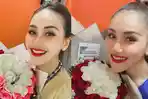 Batal Dinikahi Adit Jayusman, Bagaimana Kondisi Ayu Ting Ting? Kini Pamer Senyum Pegang Buket Bunga