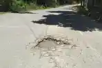 Belum Lama Dibangun, Aspal Jalan Singkohor Rusak, Warga Minta Perbaikan