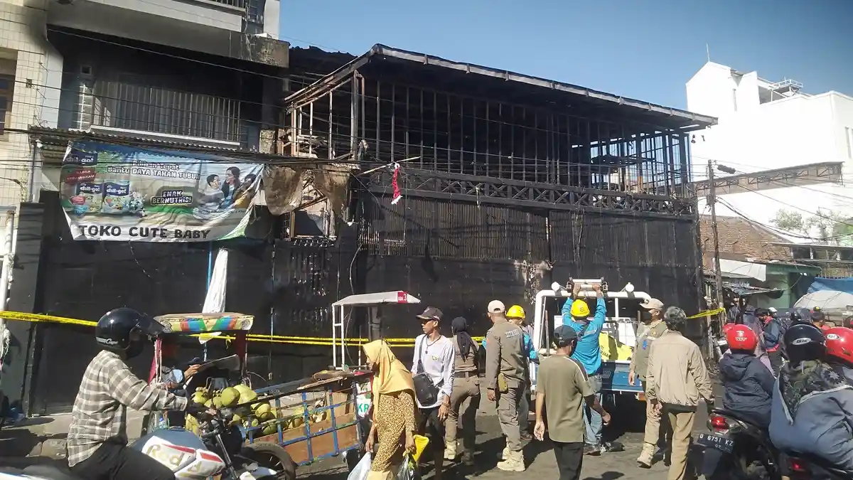 Toko Frozen Food Terbakar di Astanaanyar Bandung, Ledakan Hebat Terdengar 2 Kali, Api Kembali Muncul