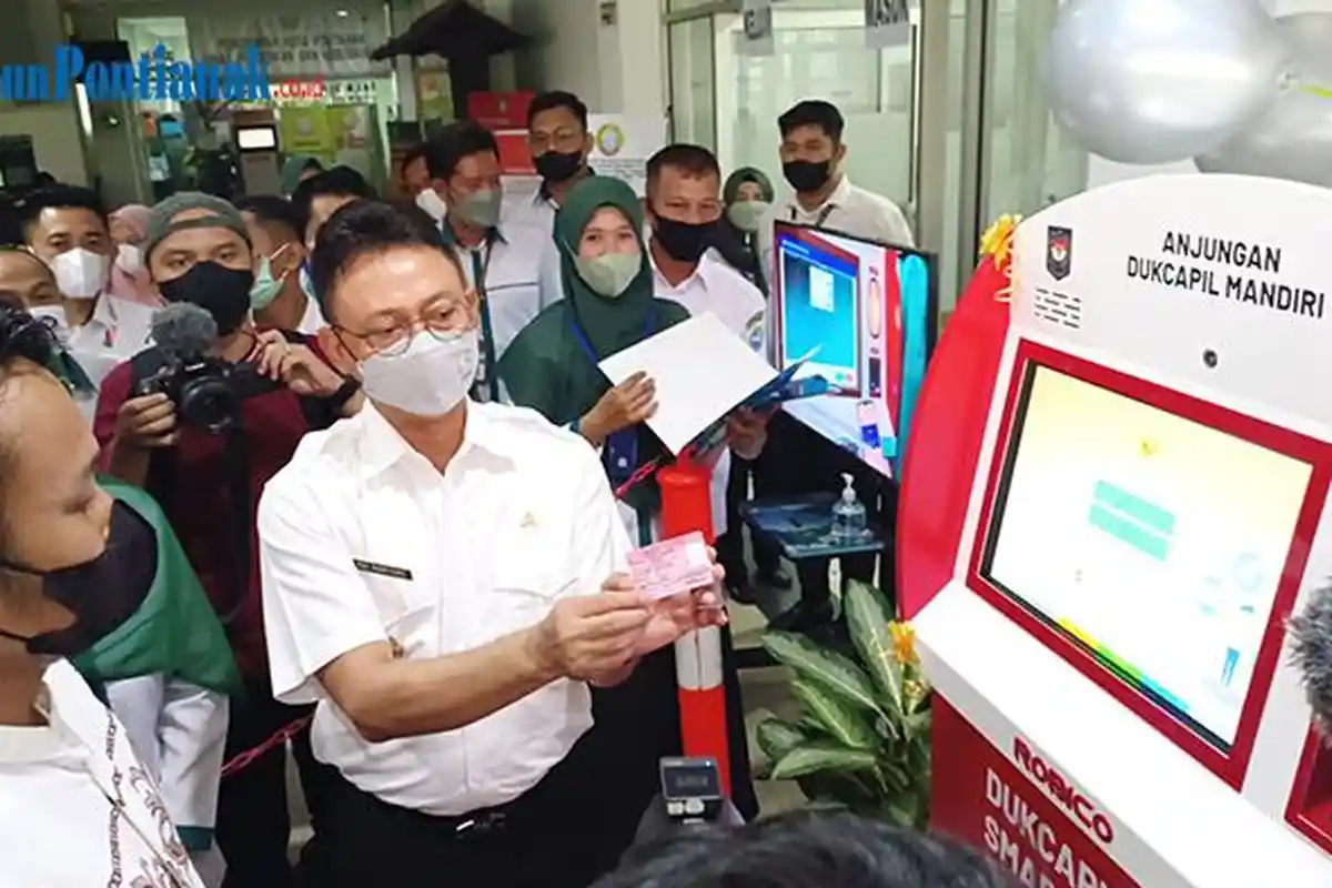 Mesin ADM Mulai Beroperasi di Disdukcapil Kota Pontianak Berfungsi Cetak Dokumen Kependudukan