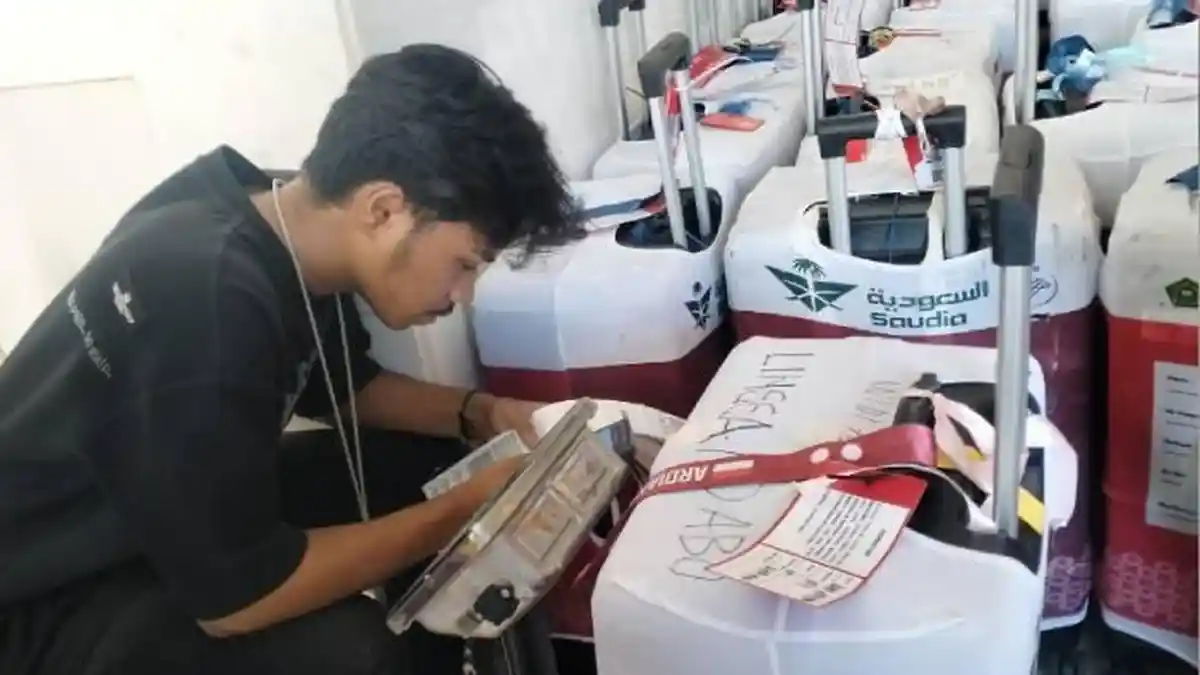 Jemaah Haji Indonesia Dilarang Bawa Air Zamzam Dalam Koper