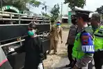 Pemeriksaan-kendaraan-pengangkut-ternak-di-Kecamatan-Nguter.jpg