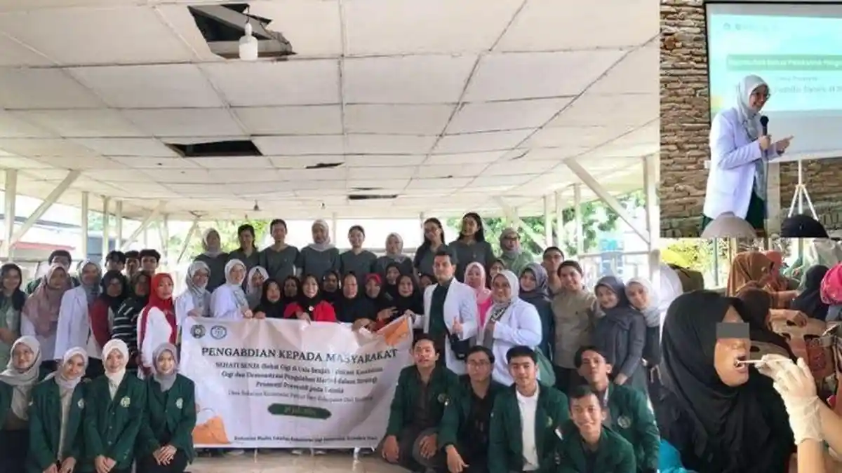 Tim FKG USU Edukasi Kesehatan Gigi Lansia Lewat Program SEHATI SENJA di ...