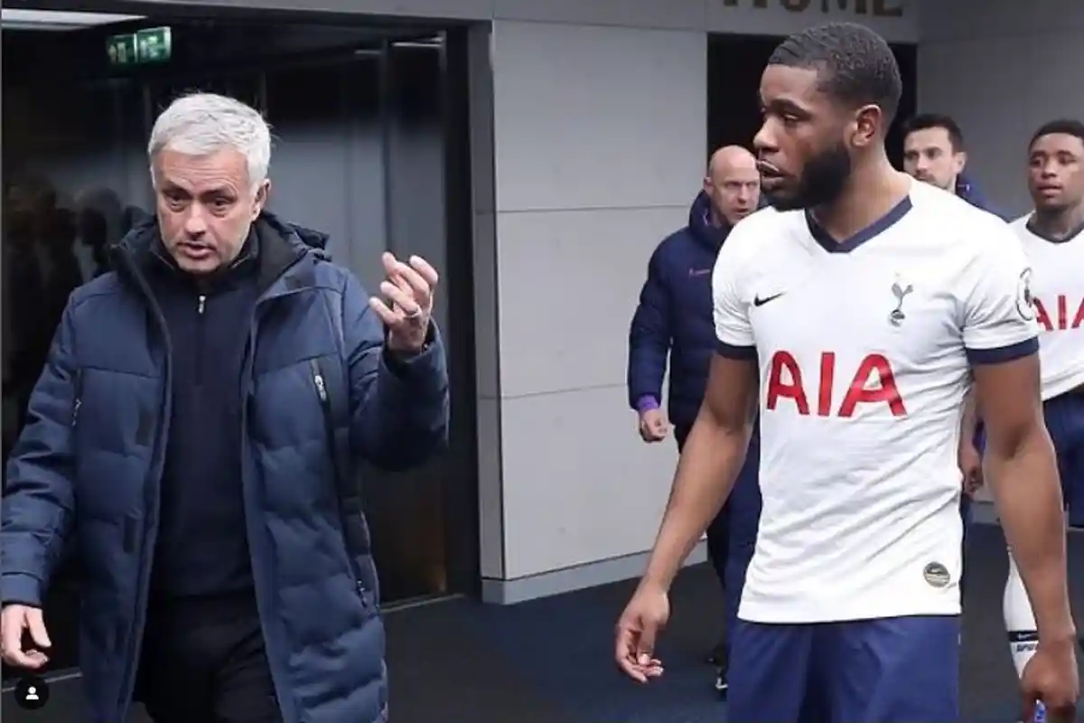 AS Roma Saingi AC Milan Kejar Japhet Tanganga dari Tottenham Hotspur, Reuni dengan Jose Mourinho?
