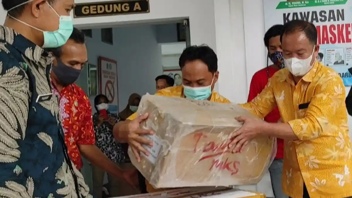 Hari Ini, Dinkes Distribusikan 564 Vaksin ke 10 Puskesmas di Bone