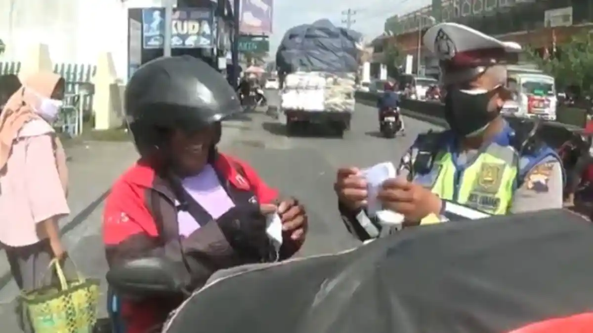 Tak Bermasker, Pebecak Motor di Mranggen Bersyukur Terjaring Razia Polisi, Ternyata Ini Sebabnya!