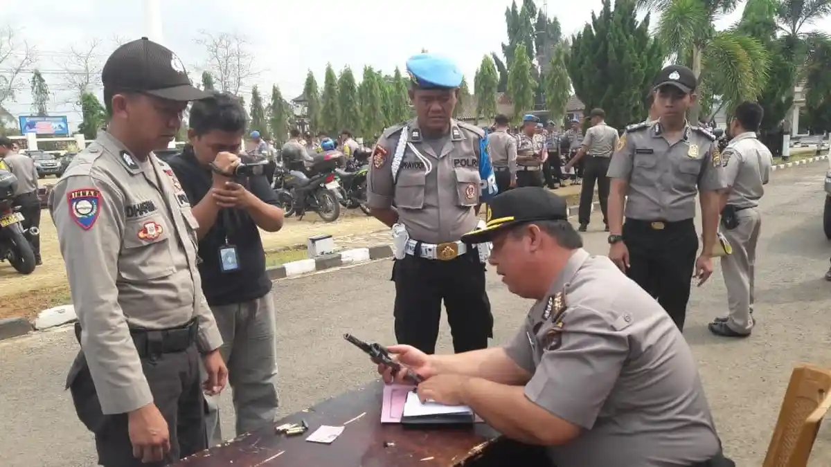 Polda Lampung Cek Dokumen dan Kelengkapan Randis serta Senpi Anggota Polres Lampung Utara