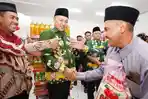 Bupati-Pasuruan-Rusdi-Sutejo-di-minimarket-milik-Koperasi-Desa-Merah-Putih-Wonokerto.jpg