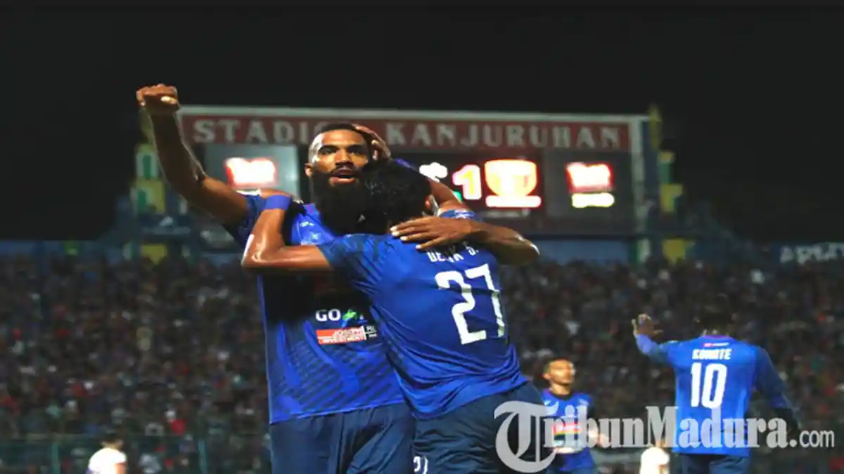 Arema FC Hancurkan Perseru Badak Lampung, Makan Konate Persembahkan Hattricknya Untuk Istri Tercinta